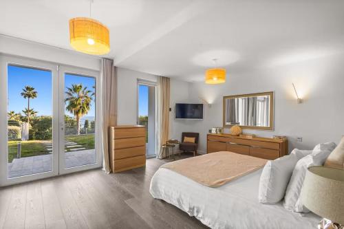 Super Cannes, 6-bedroom villa, sea view