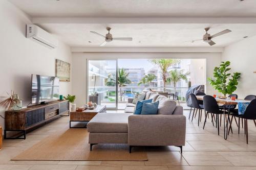 Luxury Apartment in Acapulco Diamante with Beach Club & Premium Amenities