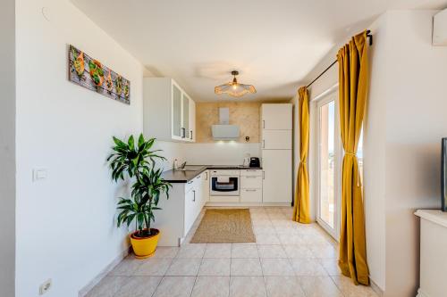 Apartments Lo Seaview Haven, Сплит