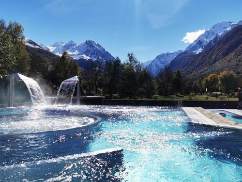 Pyreneasy 3 Gites, 8 bedrooms for a large group in La Barthe-de-Neste