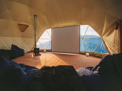 Γύρω περιβάλλον, Glamping Tago in Khulo