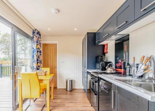 Viesnīcas āriene, Woodland Lakes Boutique Lodges in Ziemeļdafīlda