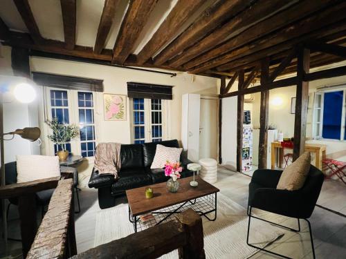 Beautiful Duplex in the Center of Paris