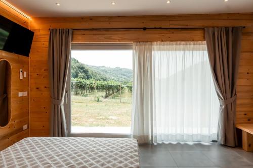 VAIO NEST Elegante rifugio tra i vigneti in Mezzane Di Sotto
