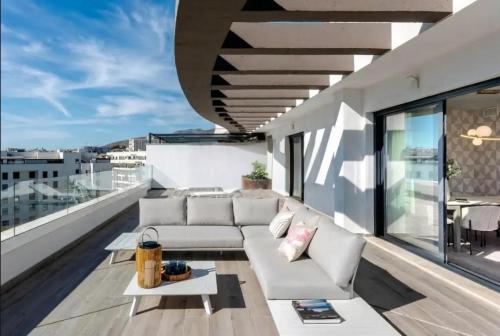 New luxury penthouse near the beach