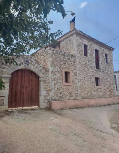 Roula's Stone Loft Villa & Pool Near Kalamata gîte à louer Khrisofóra