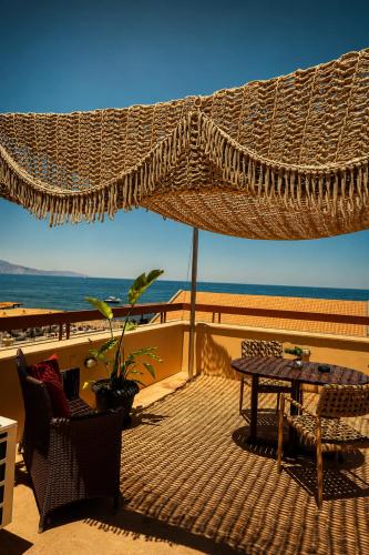 شرفة/ تراس, Mylos Hotel Apartments in بلاتانياس