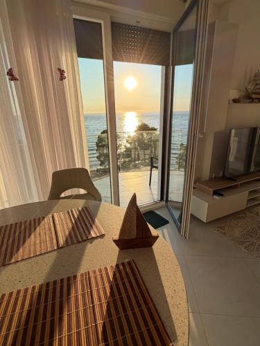 ทัศนียภาพ, Blue luxury apartment Kune in ซาเคส