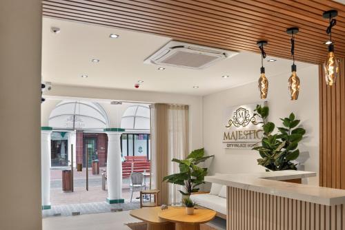 Majestic City Palace Hotel in Willemstad