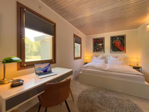 Landstudio - Schwedenhaus mit Kamin am Feldrand in Tensbüttel-Röst