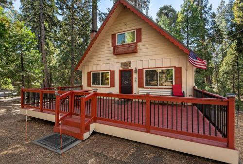 Smoke Tree Hollow AC Pine Air in Shaver Lake (CA)