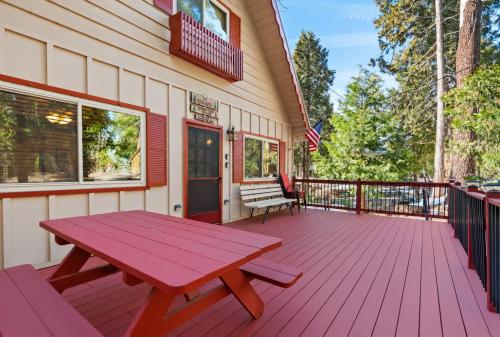 Smoke Tree Hollow AC Pine Air in Shaver Lake (CA)