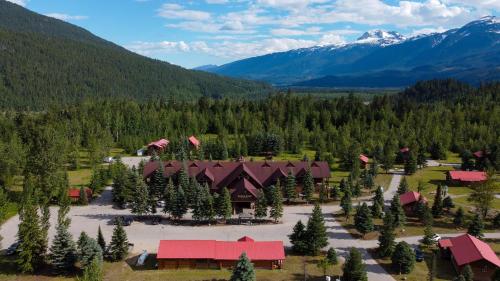 Glacier House Hotel & Resort