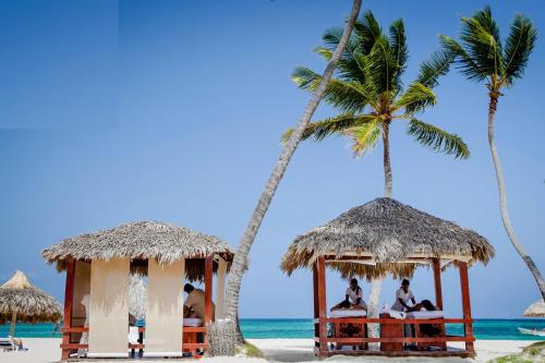 FIESTA DEL CARIBE - LOS CORALES beach - image 3