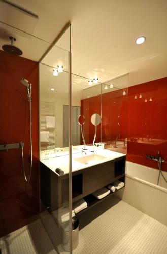 room detail thumbnail 2