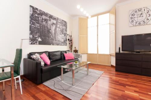 Apartment with Balcony image 3