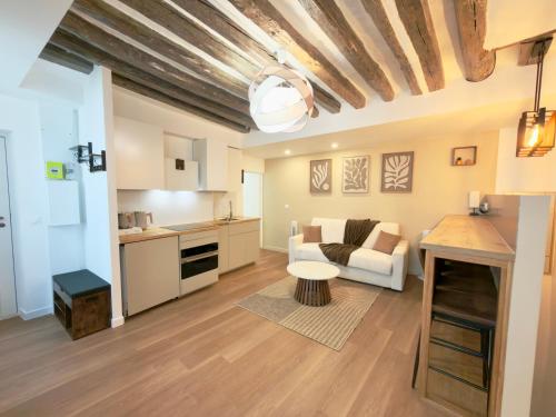Luxury Stay I Designer Duplex near Bastille