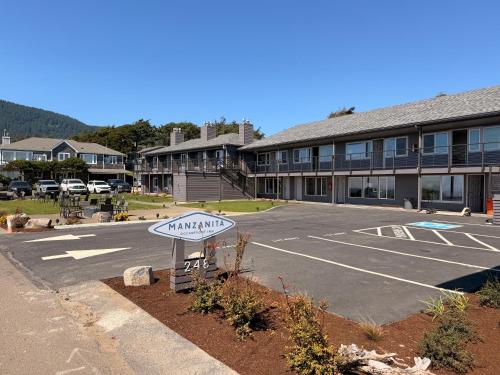 Udvendig, Manzanita Oceanfront Inn in Manzanita (OR)