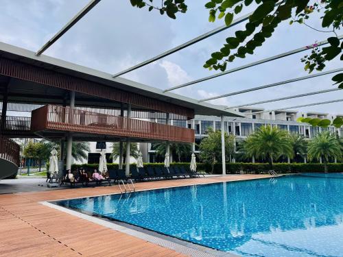 泳池, Hotel Sân Golf West Lakes - Khách sạn Hậu Nghĩa (Hotel San Golf West Lakes - Khach san Hau Nghia) in 古芝