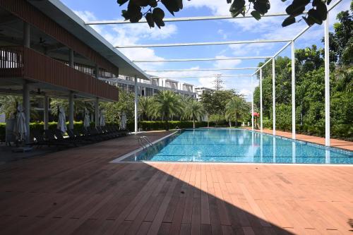泳池, Hotel Sân Golf West Lakes - Khách sạn Hậu Nghĩa (Hotel San Golf West Lakes - Khach san Hau Nghia) in 古芝