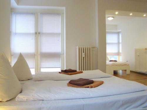 Rooms & Apartment near Zoologischen Garten - image 14