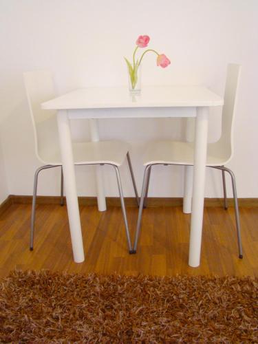 Rooms & Apartment near Zoologischen Garten - image 13