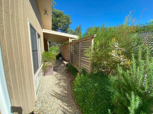 Charming Beach Getaway in Valla Beach