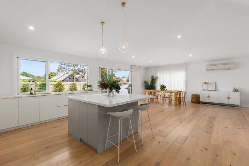 Coastal Retreat with Pool — Sleeps 10 in Barwon Heads