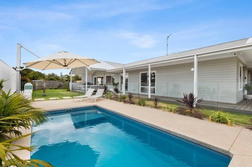 Coastal Retreat with Pool — Sleeps 10 in Barwon Heads