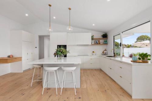 Coastal Retreat with Pool — Sleeps 10 in Barwon Heads
