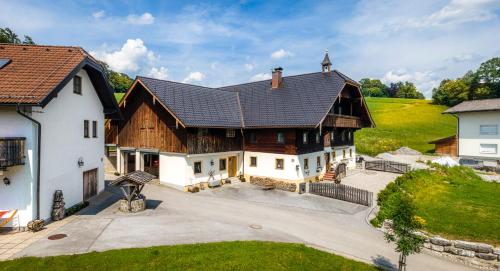 Stadtbauernhof Salzburg - Ferienwohnung - Gut Unterleithen - farm & the city in Salzburg, Österreich