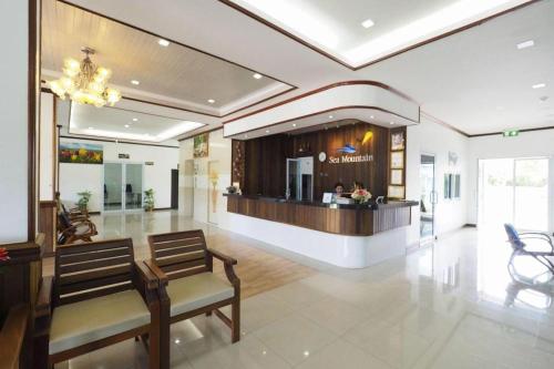Sea Mountain Khanom Hotel, Khanom