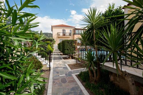 CHRISTINA's GARDEN Hotel de charme Fília