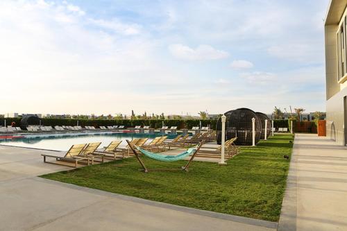 Al-Bustan Residences in อัล อาริด