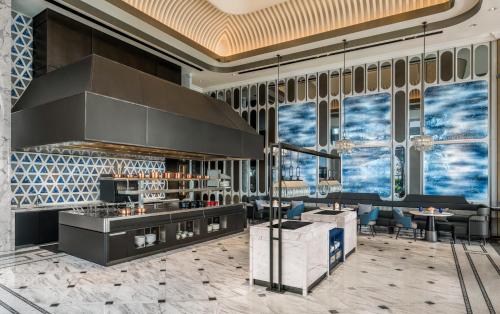 Restaurant, The Ritz-Carlton, Wuhan in Jianghan Road Wuguang Commercial Area