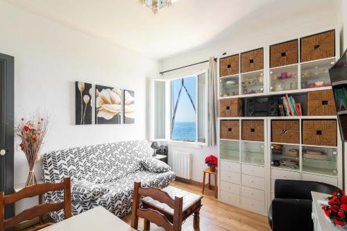 Cozy 1-bedroom apartment with stunning sea views