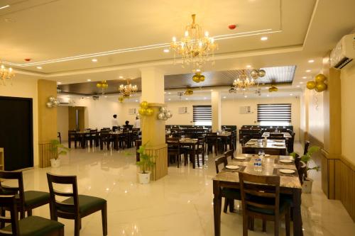 Restaurant, Hotel Grand Mayfair in Dimapur