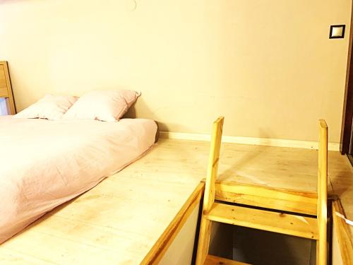 Lilly apartment main train station old town by The Heritage House Main Square Cracow 3