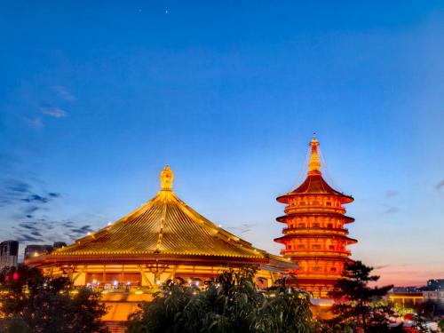 First Sight Hotel,Next to Yingtianmen Imperial City,Provide Airport and High-Speed Rail Station Pickup
