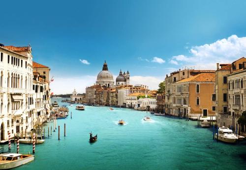 Campiello Chiesa, Venezia by Short Holidays