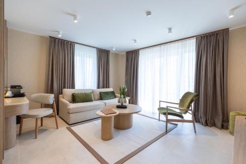 Villa Delta - Parkhotel Delta Room Type - Suite with Balcony and Spa Access