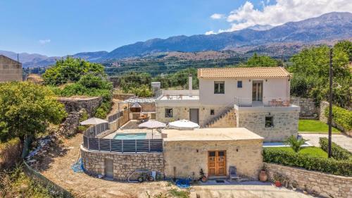 Apostolakis Stone Villa In Nipos Village in Fres