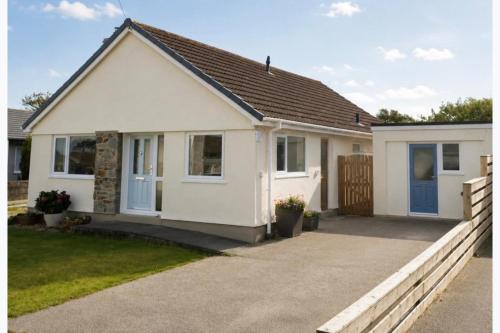 Charming 3 Bedroom Cottage - Garden WiFi Parking in Valley