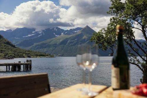 . Hundeidvik Fjord Retreat - Fjord Hideaway