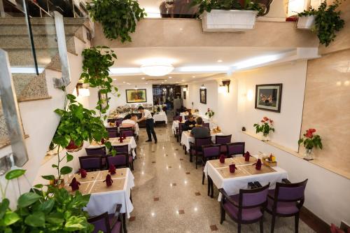Hanoi Luxury Hotel - Old Quarter photo 3
