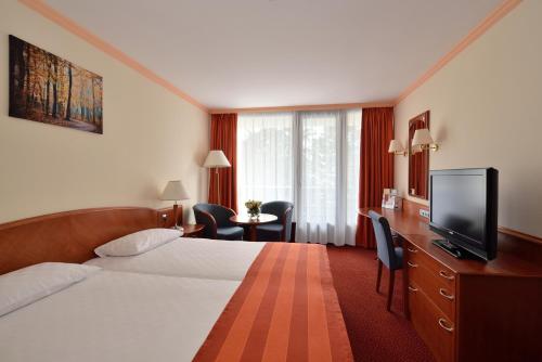 2 twin beds