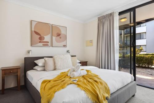 South Perth Garden Apartment Free Parking