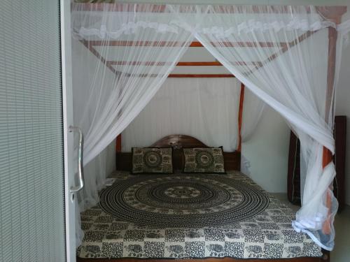 Double Room with Garden View image 8