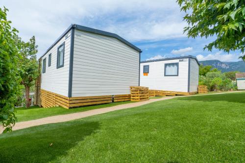 2 bedrooms, 4 beds