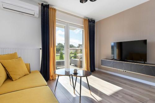 Ekskluzywny Apartament Blisko Morza z Ogródkiem i Klimatyzacją by Renters Prestige - image 5